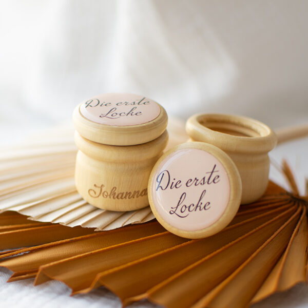 Erste Locke, Holzdose, Geschenk. Geschenk zur Geburt, Geschenk zur Taufe, Geschenk zum Geburtstag, Erster Zahn, Erinnerung, Dose, Geburtskissen, Personalisierbar, Personalisierte Holzdose