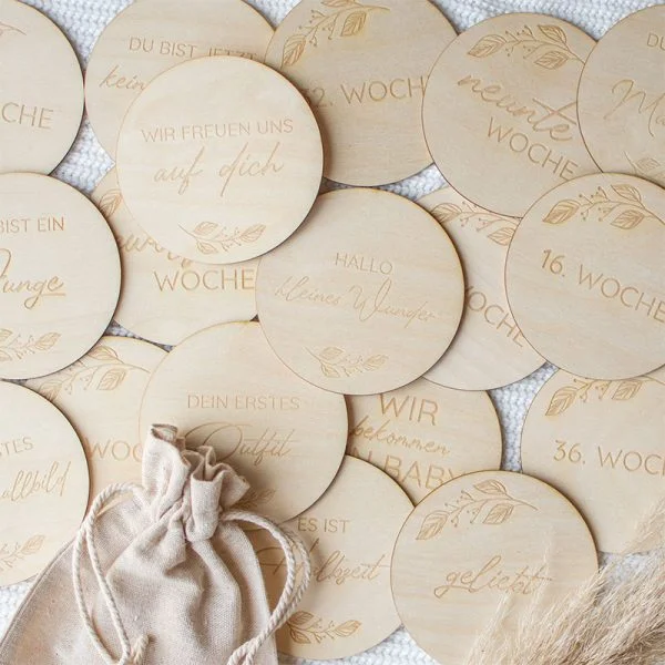 Meilensteinkarten, Schwangerschaft, Meilensteinschilder, Meilensteine, Baby, Milestone, Stofftiger, Holzschild, personalisiertes Holzschild, Holzschild mit Wunschname, Holzschild, Kinderzimmer, Namensschild, Geschenkidee, Stofftiger