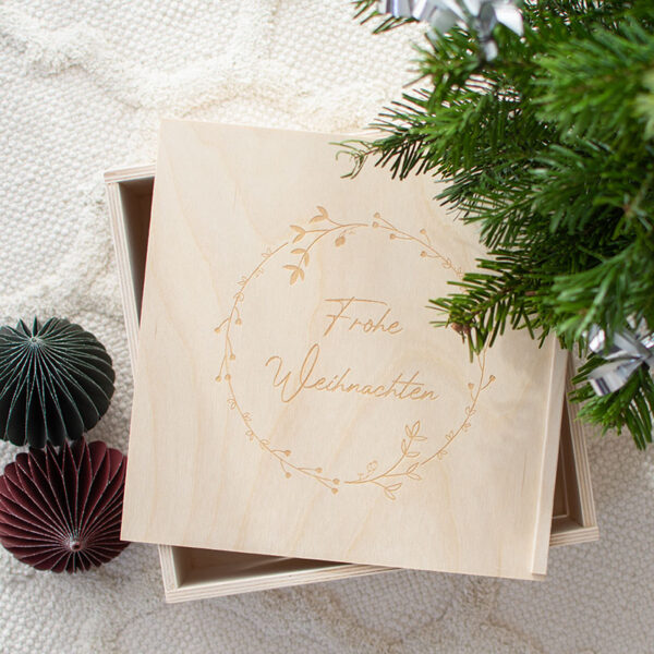 Erinnerungskiste, Holzkiste Weihnachten, Christkind, Geschenk zu Weihnachten,Frohe Weihnachten, Christbaum, Geschenk unter Christbaum, Holzschild personalisiert, Gravur