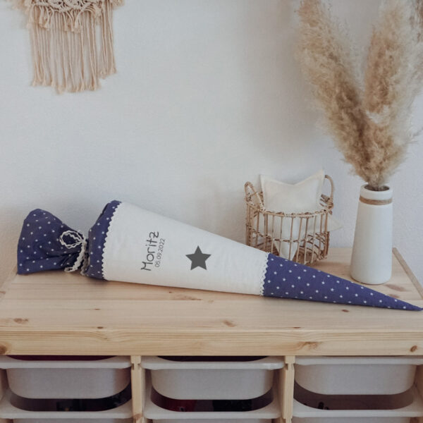 Schultüte, Schulbeginn, Schulanfang, Zuckertüte, Schule, Einschulung, Personalisierte Schultüte, Personalisiertes Geschenk zur Einschulung, Genähte Schultüte, Schultüte aus Stoff, Bedruckte Schultüte