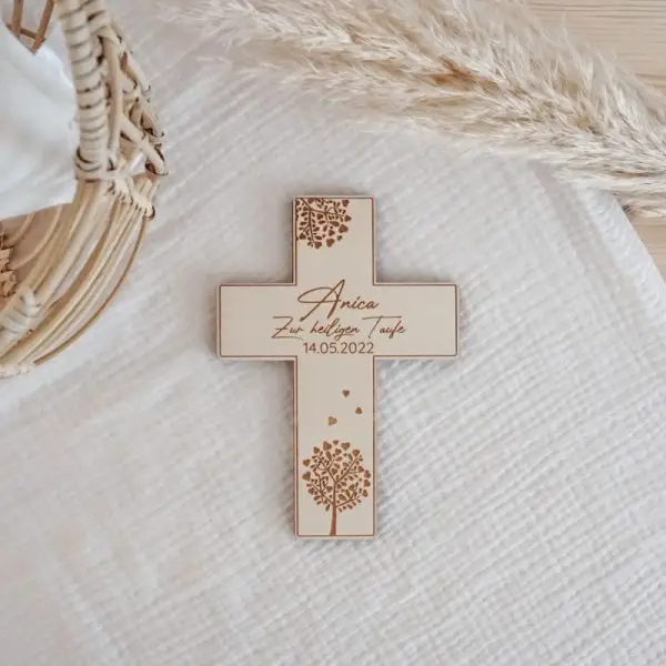 Holzkreuz, Gravur, Erstkommunion, Taufe, Firmung, Geschenk, Geschenkidee, Täufling, Taufpate, Firmparte, Geschenk, personalisiertes Kreuz, Personalisiertes Holzkreuz, Stofftiger