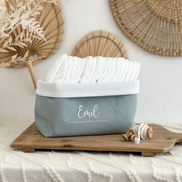 stoffkörbchen wickelkörbchen wickelkorb stoffkorb geschenkkorb geschenkset geburt taufe geburtsgeschenk taufgeschenk personalisiert personalisierbar mit namen kind baby newborn stofftiger