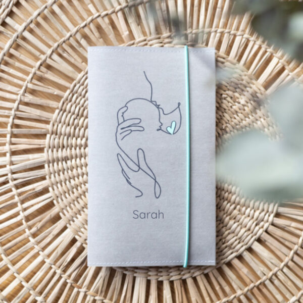 mutterkind pass hülle mutterkindpasshüllen personalisierte mutterkindpasshülle schwangerschaft snappap muki baby geburt mutterliebe stofftiger