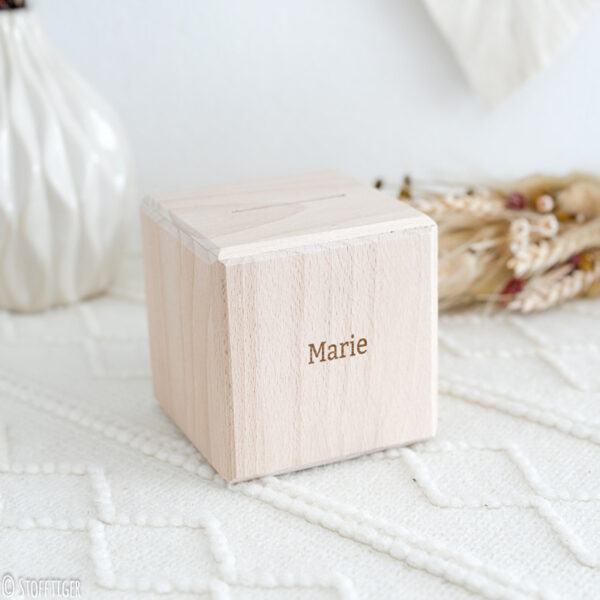 spardose sparschwein personalisierte spardose sparschwein groß spardose holz sparbüchse holz spardose spardose aus holz spardosen sparschwein hochzeit sparschwein zur hochzeit hochzeit sparschwein sparschwein für hochzeit taufgeschenk geburtsgeschenk baby kind stofftiger lasergravur gravur personalisiert personalisierung mit namen