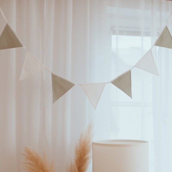girlande stofftiger musselin zartmint wimpelkette wimpel personalisiert personalisierbar mit name personalisierbar mit geburtsdaten personalisierbar mit taufdatum dekoration kinderzimmer partyzubehör geburtstagsparty geburtstag party taufe geburt geschenk geschenkidee