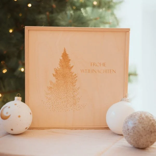 Erinnerungskiste, Holzkiste Weihnachten, Christkind, Geschenk zu Weihnachten,Frohe Weihnachten, Christbaum, Geschenk unter Christbaum, Holzschild personalisiert, Gravur