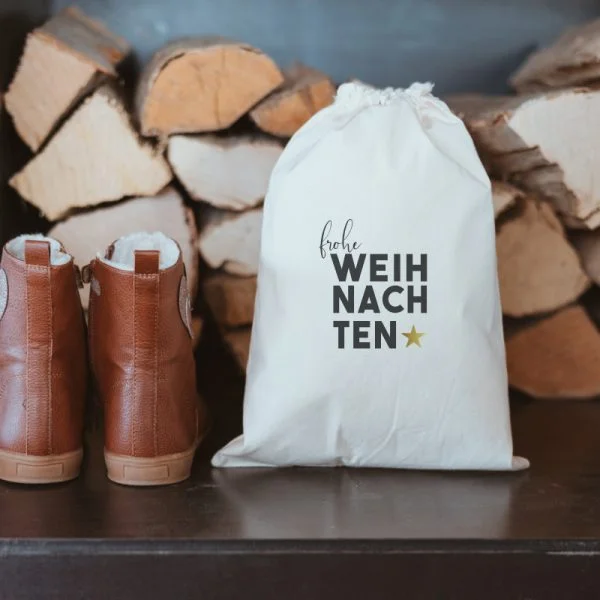 stofftiger weihnachtsbeutel geschenkverpackung baumwolle baumwollsackerl tüte beutel weihnachtszeit geschenke weihnachten nikolaus nikolosackerl advent adventzeit geschenke handmade designs dezember personalisierte geschenkverpackung personalisierung name des kindes baby kinder nachhaltige geschenkverpackung nachhaltige lösung praktische geschenkverpackung persönliche verpackung einzigartig