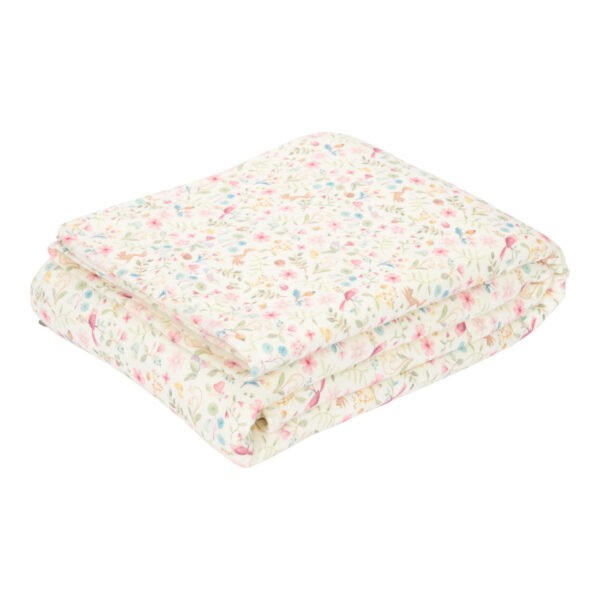 tagesdecke decke baby newborn babydecke gefütterte decke steppdecke stubenwagen decke für den stubenwagen decke für das kinderbett kinderzimmer babyzimmer gemütlichkeit kuscheldecke einschlagdecke weich flauschig kuschelig erstausstattung stofftiger little dutch warm wärme wohlig warm geschenk zur geburt geschenkidee tagesdecke spielmatte stofftiger little dutch fairy garden