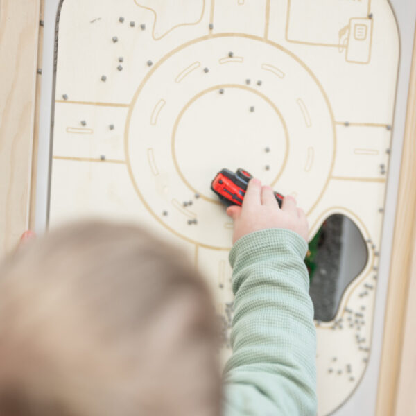 autoplatte igelkind motorikspielzeug motorik feinmotorik holzspielzeug holz kind kleinkind kindergarten stofftiger kinderspielzeug fahrzeuge auto traktor lkw straße
