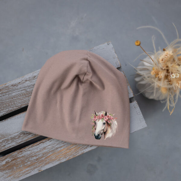 Stofftiger Haube taupe Pferdekopf, taupefarbene Jerseyhaube mit Pferdemotiv