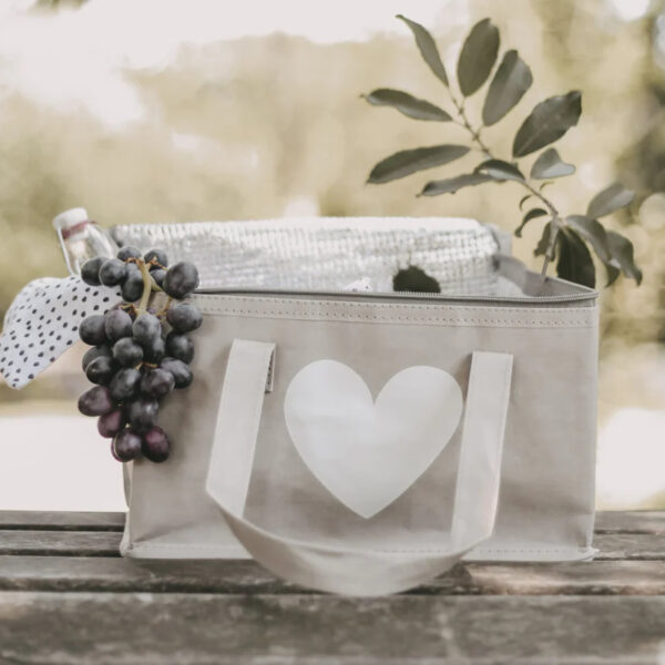 Kühltasche Kinder Kühltasche Eulenschnitt Kühltasche für Snacks Frische Snacks unterwegs Kühltasche mit Tragegriff Kühltasche mit Schultergurt Kühltasche Reißverschluss Kühltasche Ausflüge Kühltasche Kindergarten Kühltasche Picknick Kühltasche gesundes Essen Kühltasche Bakterienschutz Kühltasche Lebensmittel Kühltasche Edelstahl Kühltasche Designer Kühltasche niederländischer Hersteller Kühltasche Geschenkidee Kids lunch cooler bag cooler bag Snack cooler bag Fresh snacks on the go Cooler bag with handle Cooler bag with shoulder strap Small cooler bag Cooler bag Travel cooler bag stofftiger