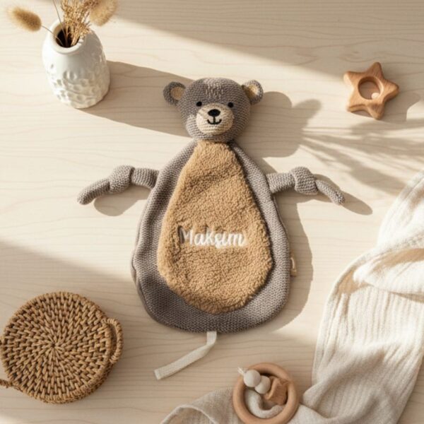 Schmusetuch für Babys bestickt bestickung personalisierbar mit namen Schnullertuch mit niedlichem Design Babygeschenk Schmusetuch Weiches Schnullertuch für Neugeborene Schmusetuch mit Beruhigungsfunktion Schnullertuch als Geschenkidee für Babys Hochwertiges Schmusetuch für Kleinkinder Babygeschenk mit Schnullertuch Beruhigendes Schmusetuch für Kleinkinder Personalisiertes Schnullertuch als Geschenk Schmusetuch für ruhigen Schlaf des Babys Schnullertuch zur Beruhigung und Entspannung Kuscheliges Schmusetuch für Neugeborene Schnullertuch als Einschlafhilfe für Babys Babygeschenk mit liebevollem Schnullertuch Schmusetuch als Spielzeug für Babys Schnullertuch mit niedlichem Tiermotiv Babygeschenk: Schnullertuch und Spielzeug in einem Sanftes Schmusetuch für Babys Haut Schnullertuch mit waschbarem Material stofftiger jollein
