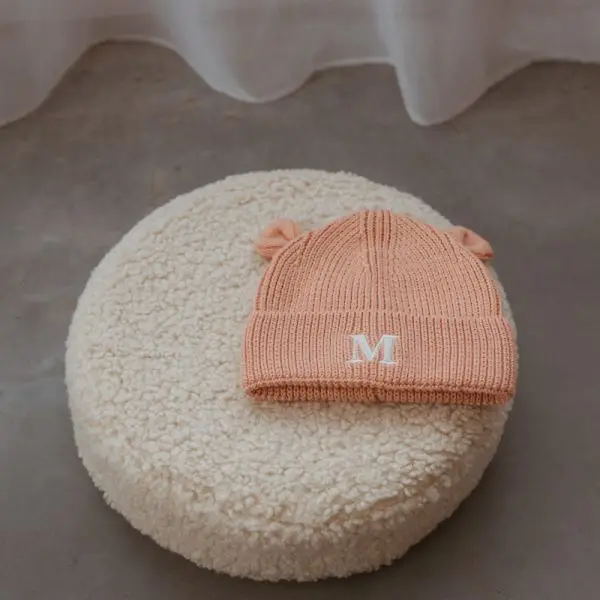 haube, mütze, personalisiert, mit buchstabe, personalisierte haube, personalisierte mütze, kinderhaube, kindermütze, stofftiger, baumwolle, strick, winterhaube, wintermütze, strickhaube, strickmütze, kindergarten,