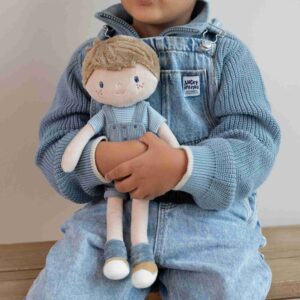 Kuschelpuppe Jim von Little Dutch, weiche personalisierbare Stoffpuppe für Kinder, Geschenk für Kinder