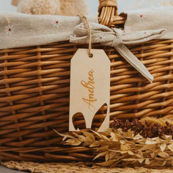 Osteranhänger aus Holz Osterdekoration mit Namen Personalisierung personalisiert graviert Geschenk Ostergeschenk