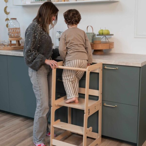 CLIFF Lernturm 2in1 aus Naturholz: Multifunktionaler Tritthocker und Kindertisch