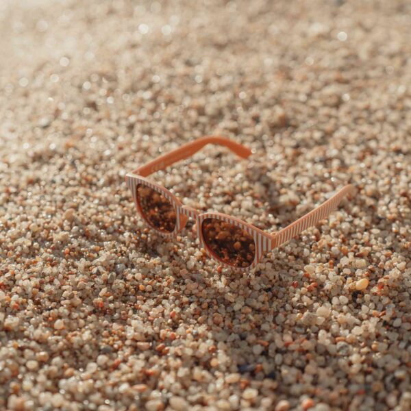 Sonnenbrille für Kinder mit rosa Blumenmuster von Little Dutch, leichtes Sommeraccessoire für Sonnenschutz und Stil Stofftiger