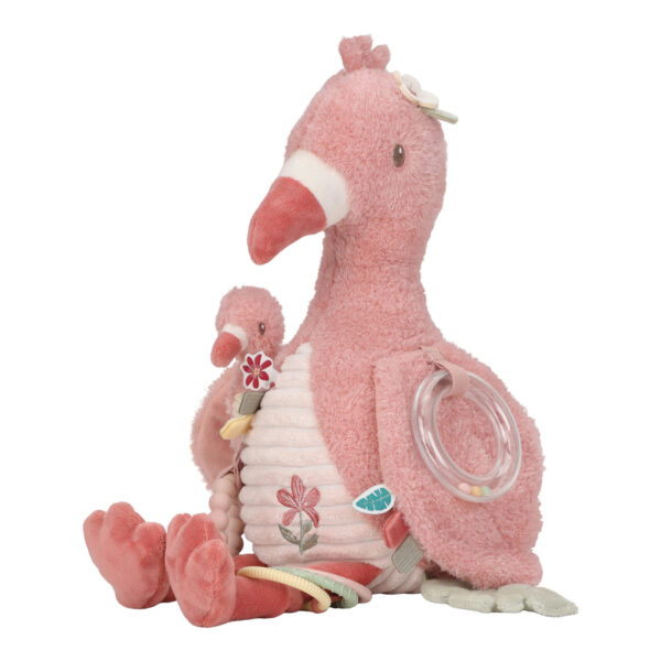 Aktivitäten Flamingo als liebevoll gestaltetes Babyspielzeug mit weichen Materialien und sanften Farben