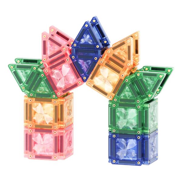 Cleverclixx Mini Magnetbausteine Pastell, gebaute Figur aus pastellfarbenen Magnetplättchen